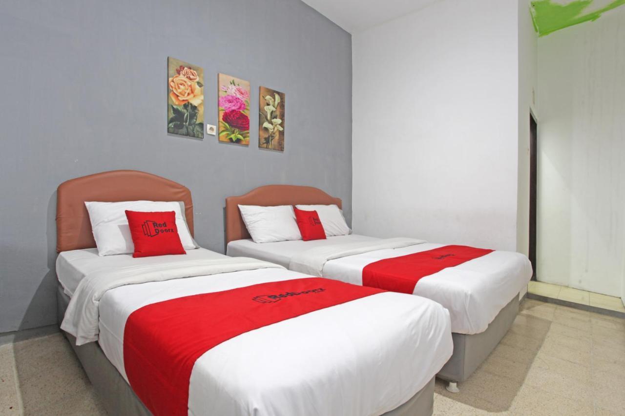 Reddoorz @ Soekarno Hatta 2 Маланг Екстериор снимка